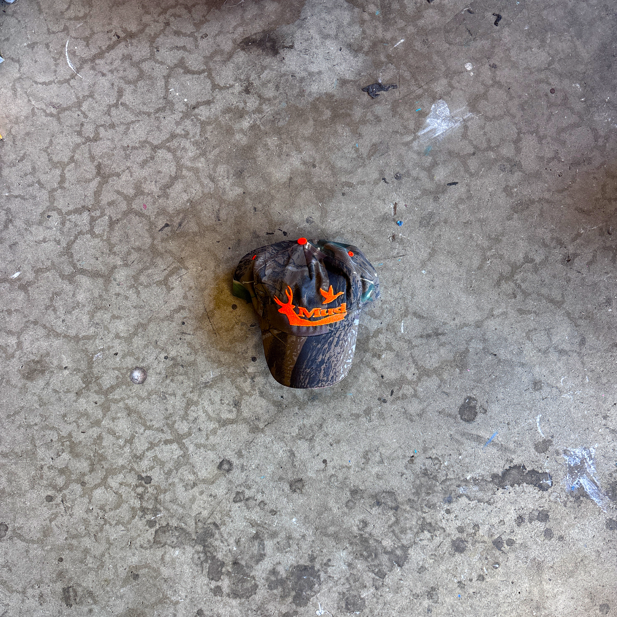 CRITTER COUNTRY, a hat